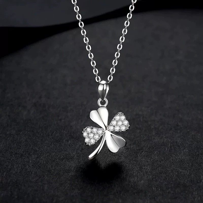 Collana a quattro foglie in argento puro 999 con catena per clavicola e zirconi, accessorio regalo di alta qualità a forma di quadrifoglio portafortuna_voghion.com