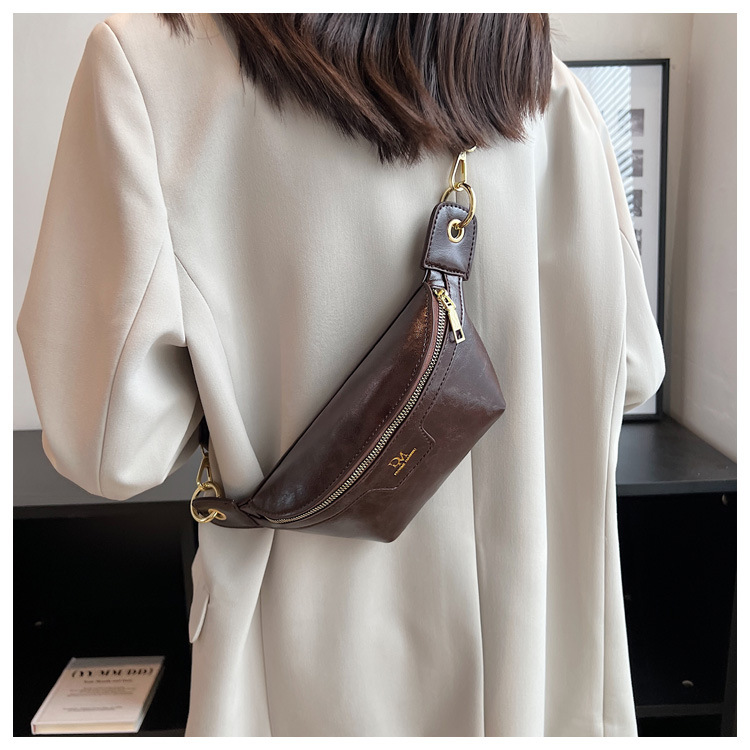 Déi trendy Täsch vun dësem Joer mat engem Gefill vu Luxus 2024 Nei modesch Tailletasch Villsäiteg Instagram-Stil Summer Crossbody-Tasch Damentasch Broschttasch_voghion.com