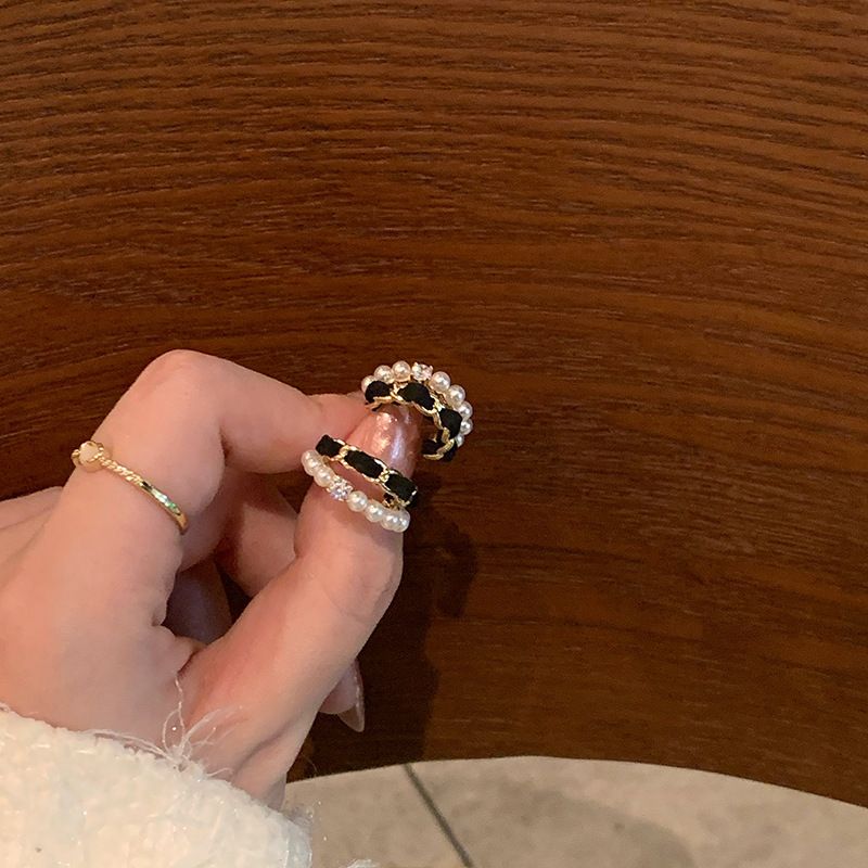 Black Velvet Pearl Hoop For Women, Light Luxury, High-end Feel, Elegant And Unique Stud Earrings With Niche Design_voghion.com