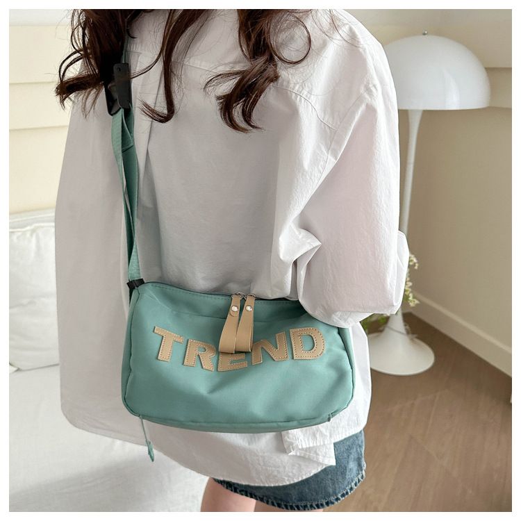 Μοντέρνο υφασμάτινο χιαστί της Οξφόρδης για την άνοιξη 2024, νέα ελαφριά τσάντα επιστολής μετακίνησης μεγάλης χωρητικότητας, απλή και_voghion.com