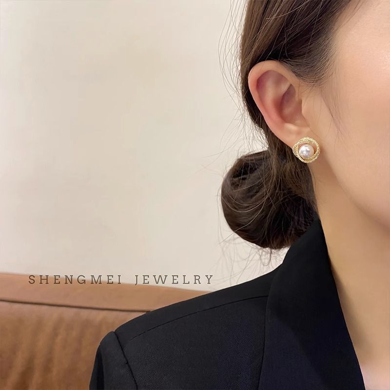 Damen Ohrringe Leichte Luxus Perlen Ohrringe Feminine Internet Celebrity Einfache Kleine Ohrringe 2023 Neue Trendy Ohrringe_voghion.com