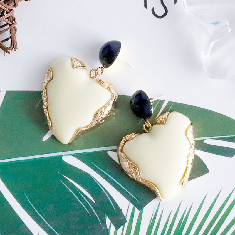 Stylish and simple love series earrings, creative and trendy earrings_voghion.com