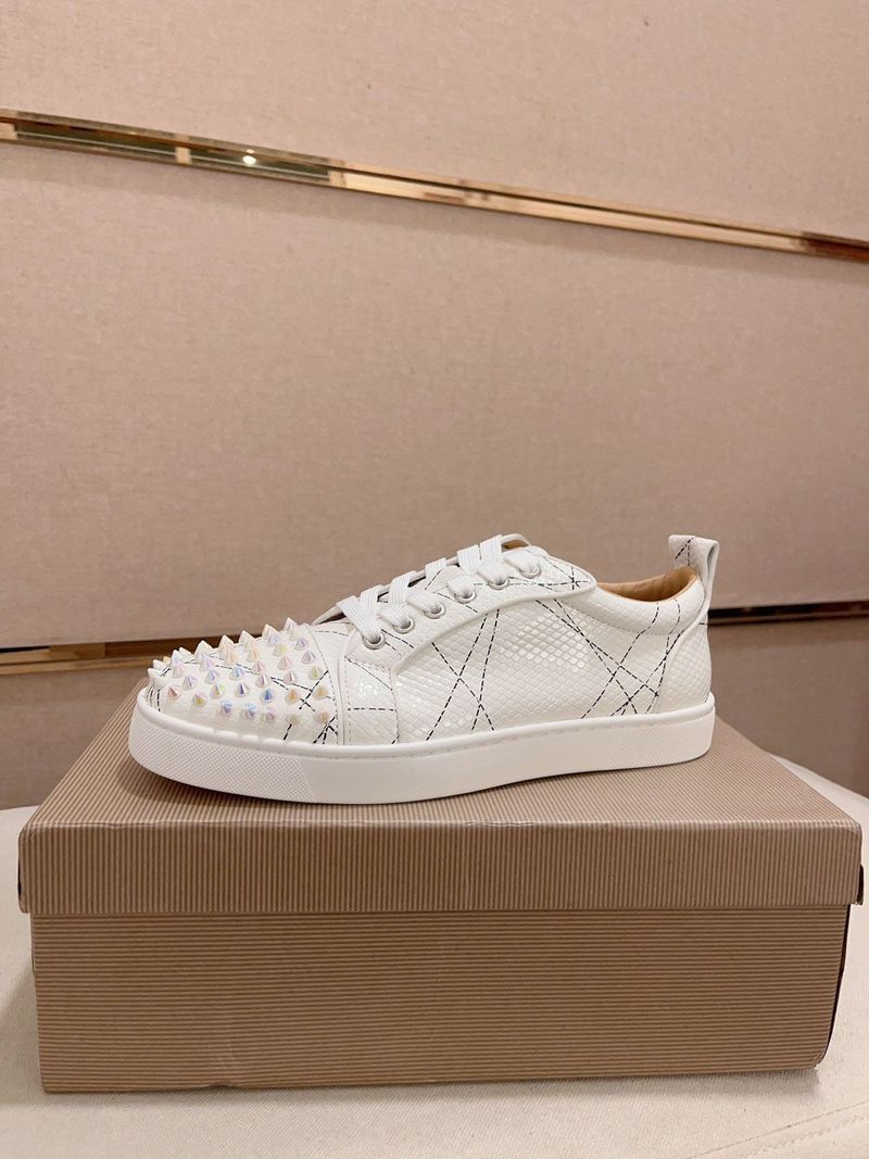 Neuer Stil 2025 Neue Herren Trendy Marke Casual Sports High-End Sneakers Patchwork Rivet Fashion Rote Sohle Weiße Schuhe_voghion.com