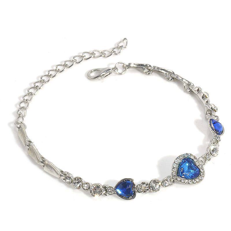 Bracciale semplice e raffinato con cuore tempestato di diamanti e cristalli dell'oceano, di lusso e alla moda_voghion.com