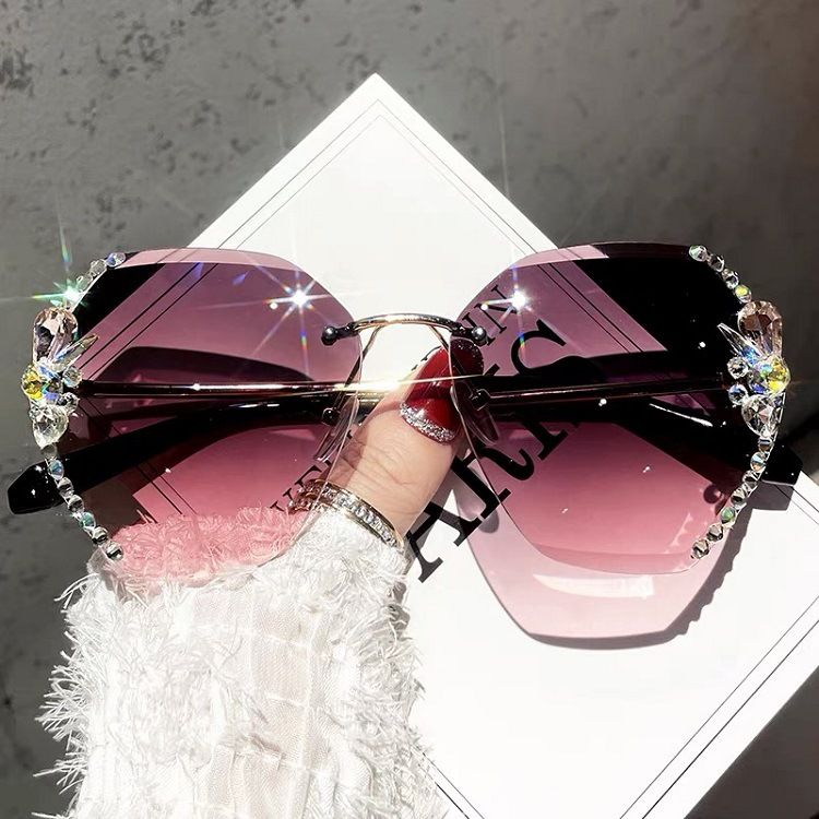 2022 New UV Sun Protection, Diamond Embedding, Rhinestone Sunglasses for Women:_voghion.com