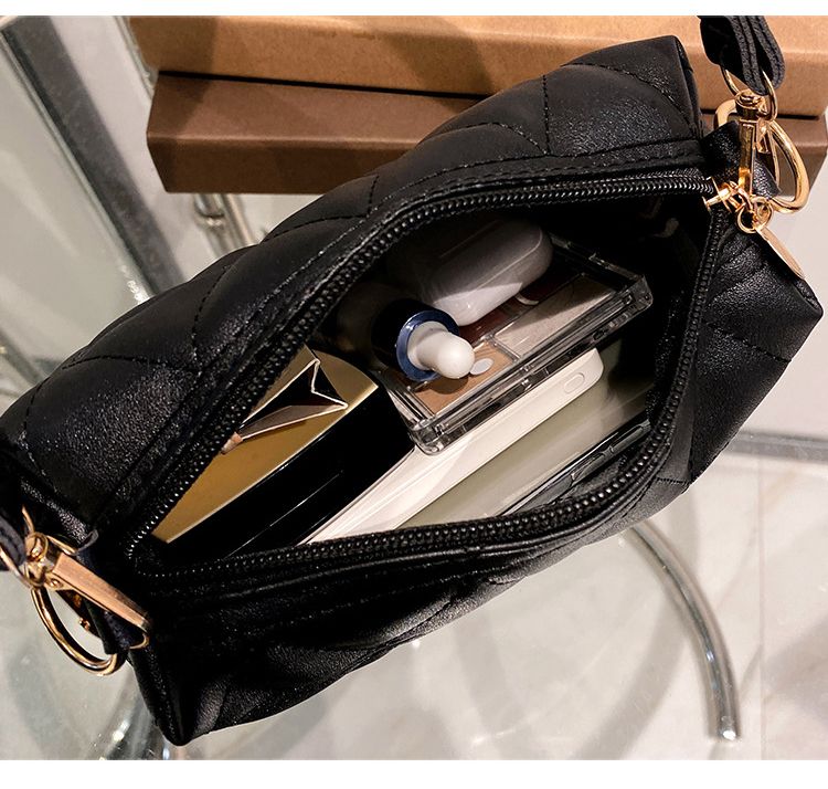 2022 Borsa a tracolla piccola per donna Trend Lingge Ricamo Fotocamera Borse a tracolla a spalla da donna alla moda femminile Borsa per cellulare_voghion.com