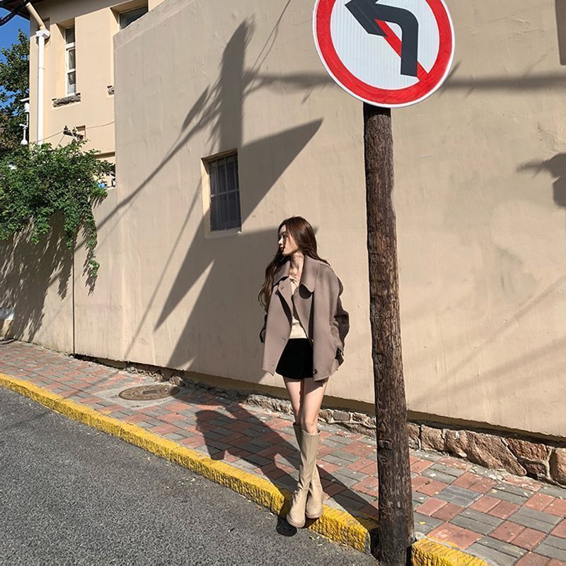 Petite-Friendly Wool-Like Coat With Quilted Lining – Oversized Short Jacket For Women (Coffee, S-XL, Polyester Blend, British Style)_voghion.com