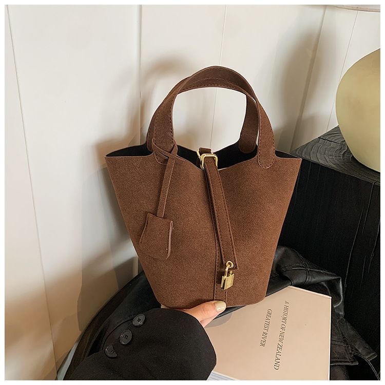 Leichter Luxus-Eimer mit mattiertem Nischendesign, neue trendige Mutter-Kind-Tasche, stilvolle Handtasche_voghion.com