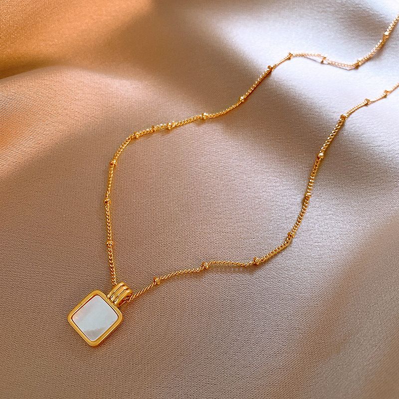 Collana quadrata semplice e versatile, lusso leggero di nicchia, catena per clavicola di alta qualità, gioielli alla moda e dallo stile freddo per le donne_voghion.com