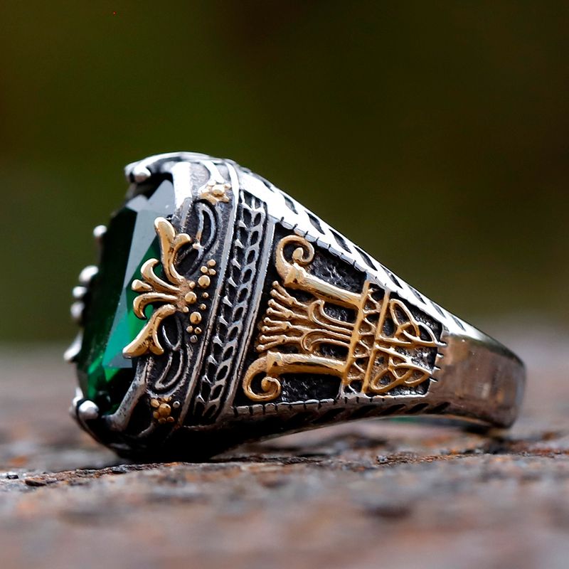 Vendite calde 2024 nuovi uomini in acciaio inossidabile moda corona totem con anello in zircone verde geometrico per gioielli da sposa per feste di anniversario_voghion.com