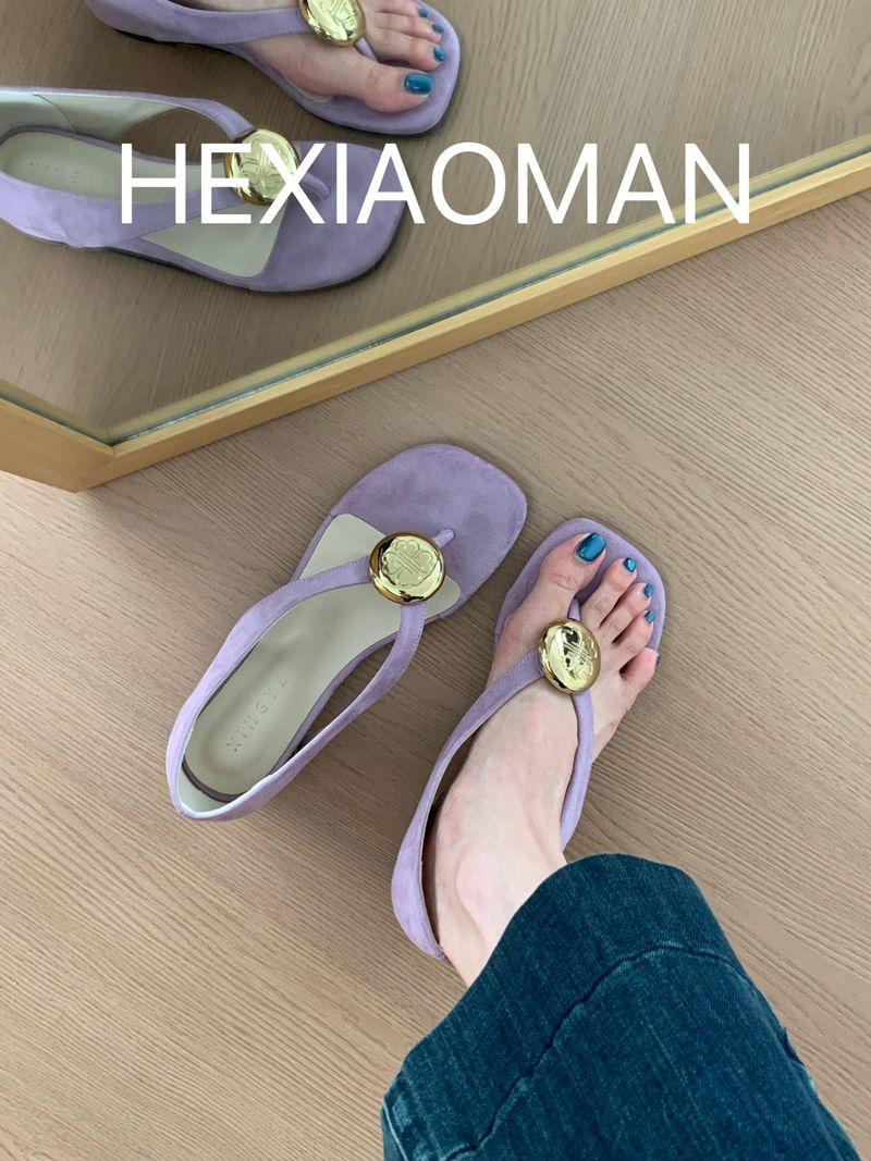 Lancui Version 5cm Versteckter Absatz Metall Runde Schnalle Zehensteg Sandalen Für Frauen 2025 Sommer Neue Silber Hausschuhe_voghion.com