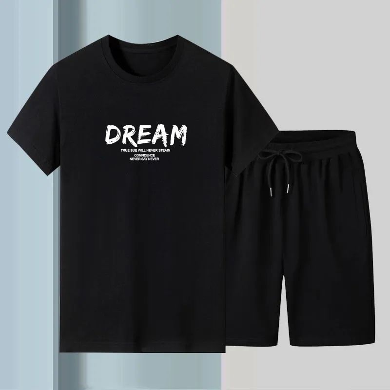 Ropa de hombre Un conjunto de ropa de hombre de moda, informal y atractiva, pantalones cortos sueltos, traje de dos piezas para hombre._voghion.com