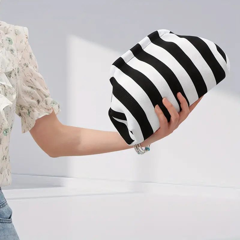 Borsa da spiaggia da donna Hundred Commuter Striped Clouds, pochette intrecciata_voghion.com