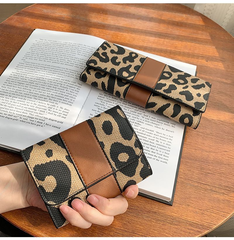 Women's 2024 New Leopard Print Internet Celebrity Fashion Large Capacity Coin Purse Folding Multi-Card Slot Long Wallet_voghion.com