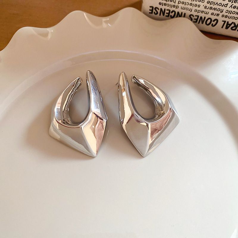 Orecchini a bottone geometrici irregolari esagerati in argento placcato oro vero, leggeri, di lusso e di alta qualità._voghion.com