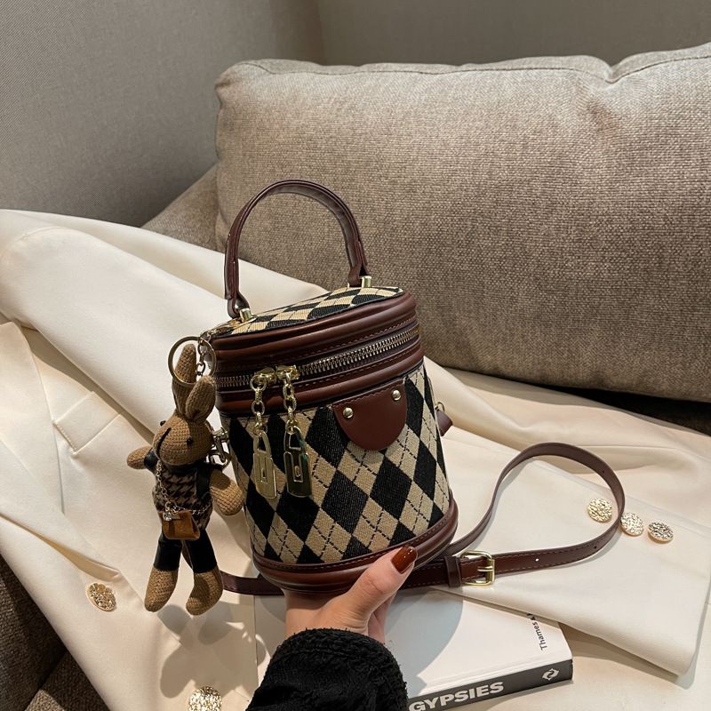 Borsa a secchiello di alta qualità, borsa a tracolla da donna trapuntata, estiva e di nicchia, dal design squisito_voghion.com