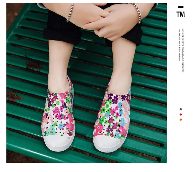 Boys and Girls Put on Beach Summer Swimming Sandals Children's Light Water Hollow Out Foam Running Shoes 26-35_voghion.com