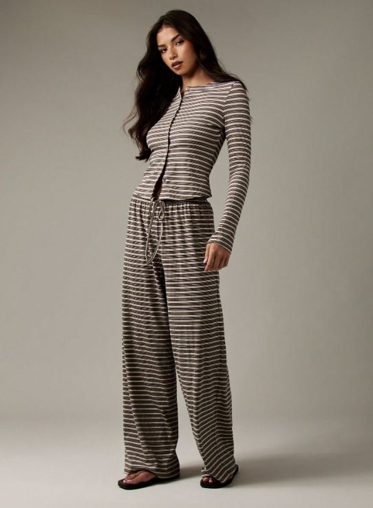 Women's Striped Knit Lounge Set – Long Sleeve Top & Wide Leg Pants, Poly-Spandex Blend For Work & Leisure (Grey/Brown, S-XXL)_voghion.com