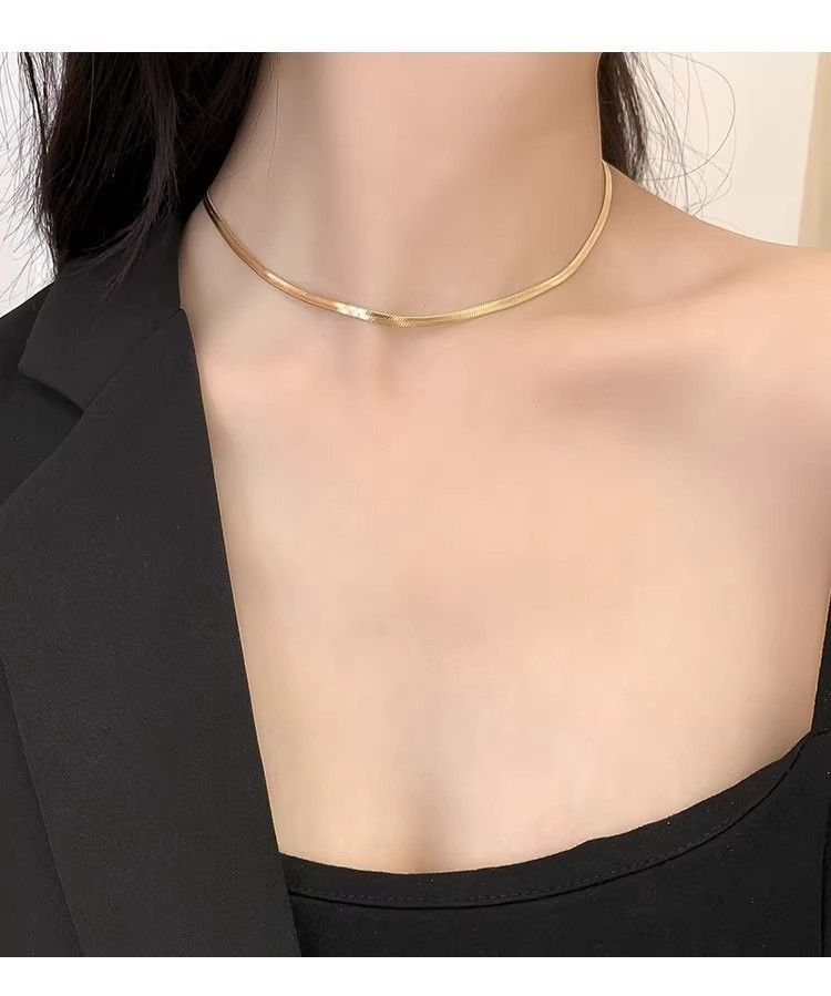 Collana con catena a doppio strato con frange e ago per labbra, collana in acciaio al titanio, temperamento minimalista femminile, collana con catena sottile per clavicola retrò femminile_voghion.com