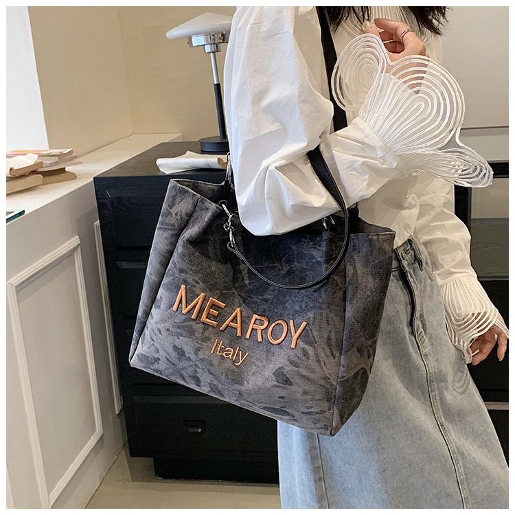 Design Denim Bag Women's Large Capacity Tote Class Commute Shoulder Tote Bag_voghion.com