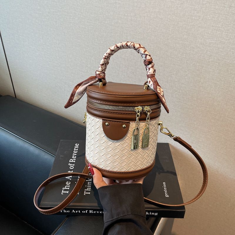Damen-Make-up-Tasche im Fortune Bucket-3D-Design mit Schalpresse, gewebtem Muster, Hand-Schulter-Umhängetasche_voghion.com