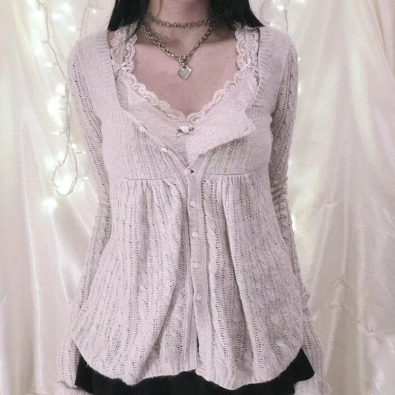 Cardigan lavorato a maglia con bottoni retrò, con scollo quadrato, da donna_voghion.com