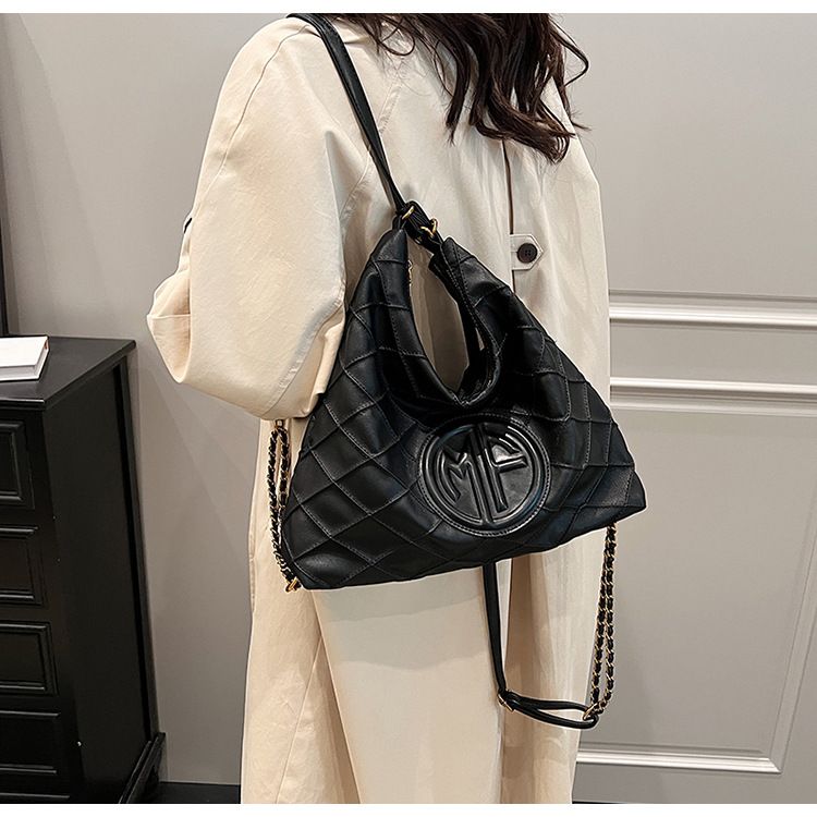 Casual PU Retro Grousskapazitéitstasch 2024 Nei Damentasch Einfarweg Stilvoll Villsäiteg Schëllertasch Rucksack_voghion.com