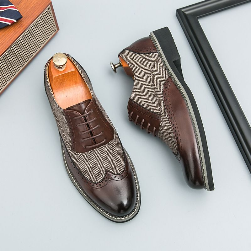 Large Size 2025 Pointed Fashion Brogue Versatile Men's Korean Style Casual Formal Leather Shoes_voghion.com
