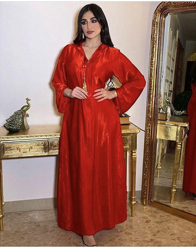 Abaya musulmano in camoscio con pizzo color champagne da donna Abaya maculato da donna_voghion.com