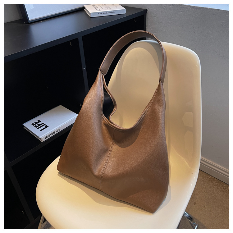 New fashionable women's bags for spring and summer, single shoulder underarm bag with large capacity crossbody bag, high-end commuting tote bag_voghion.com