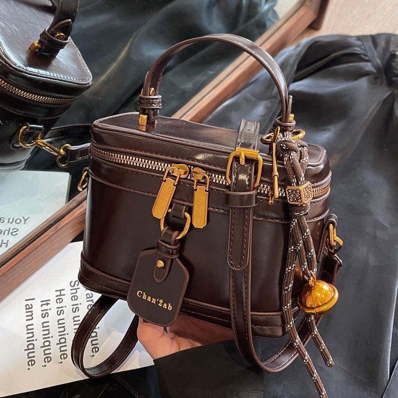 2024 neue High-End-Nischendesign-Box-Handtasche, beliebte Umhängetasche für Damen mit einer Schulter_voghion.com