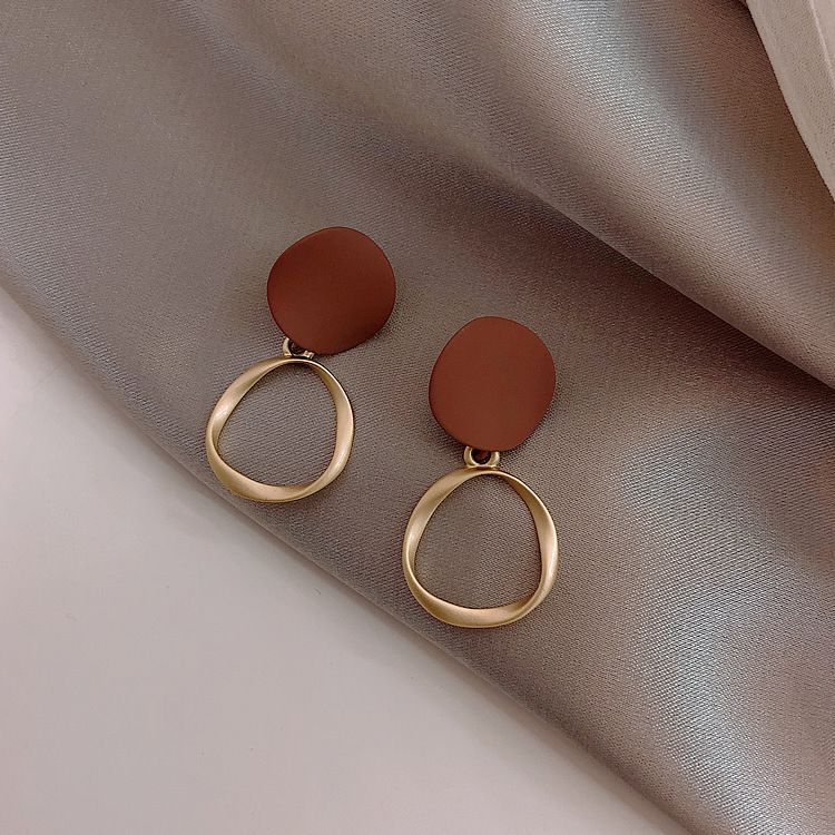 Boucles d'oreilles élégantes de style français mixte, design de niche haut de gamme, nouvelle tendance 2024, pour femmes_voghion.com