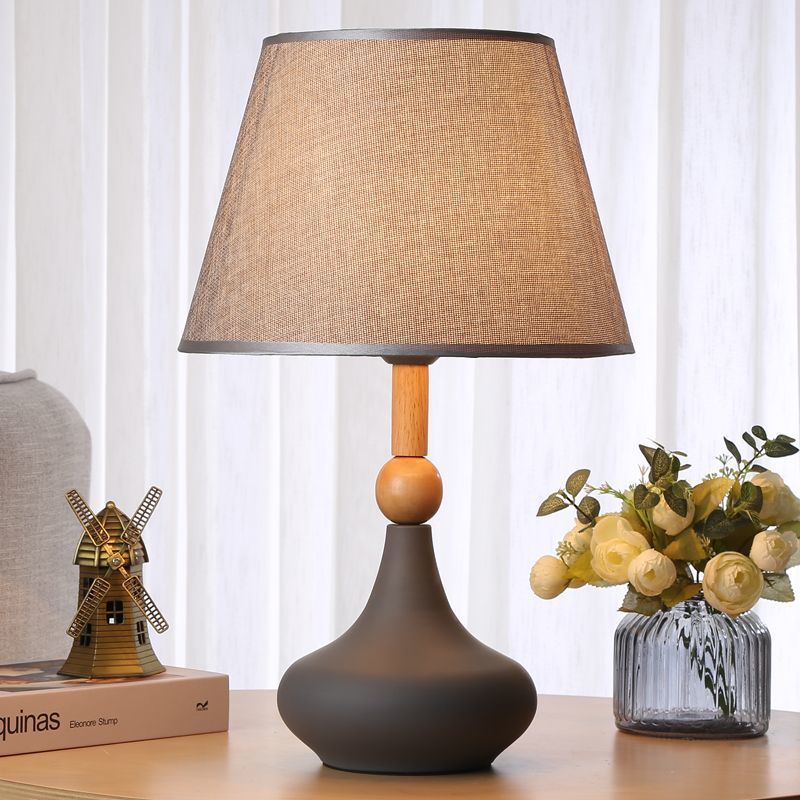 Lampada da comodino con telecomando, stile nordico, per camera da letto, stile americano, moderno, semplice, accogliente e creativo._voghion.com