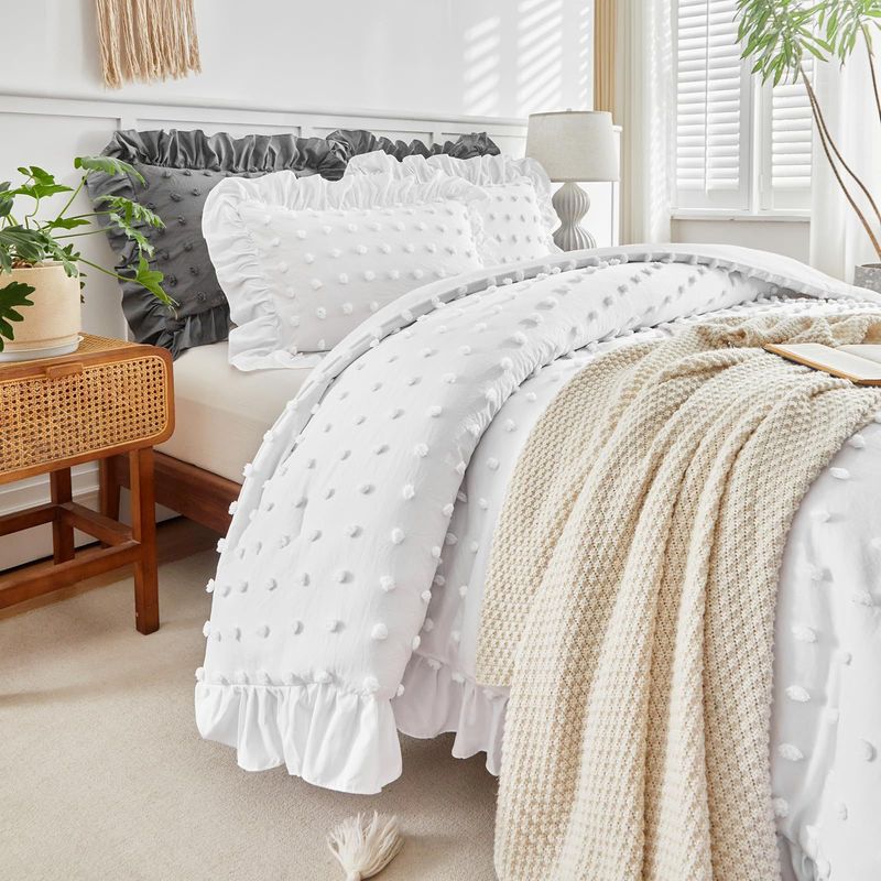 Set copripiumino matrimoniale traspirante con volant e ricami a pois bianchi, set di biancheria da letto per tutte le stagioni, 3 pezzi, in alternativa al piumino._voghion.com