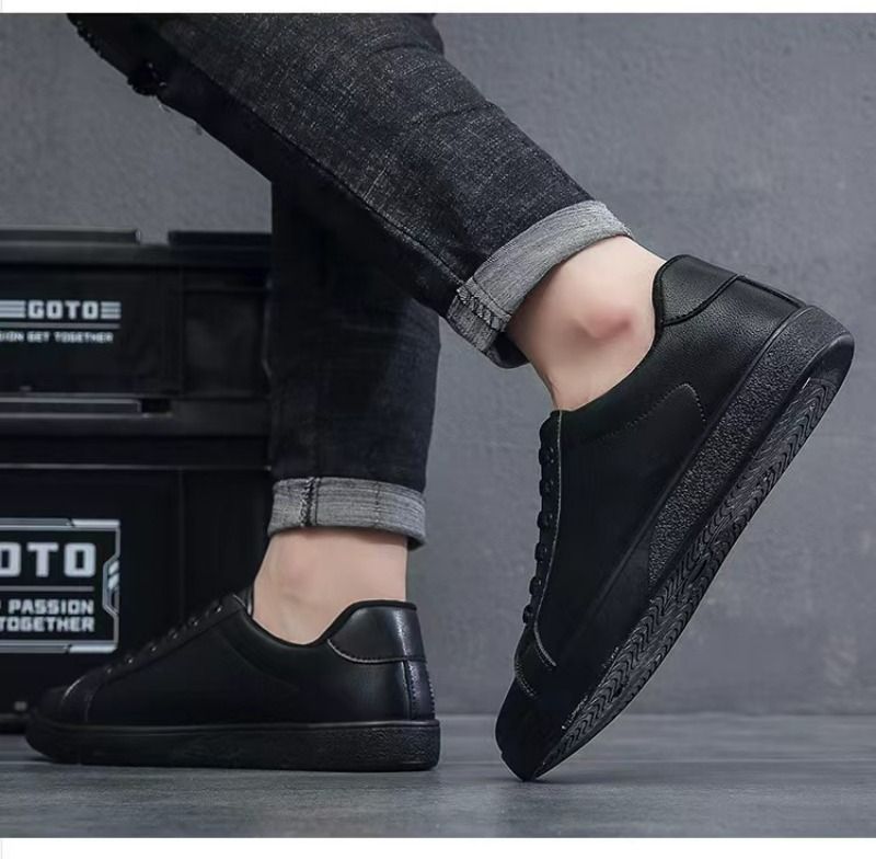 Uformell sport for menn Hvite mote flats 2024 Nye designersneakers Herre ensfargede tennissko Zapatillas Hombre_voghion.com