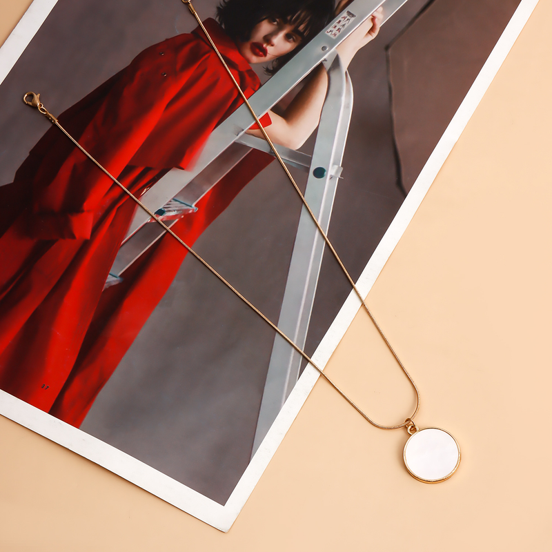 Retro Round Snake Chain, White Fritillary Necklace For Women, New Sweater Sweater Chain For Autumn And Winter_voghion.com