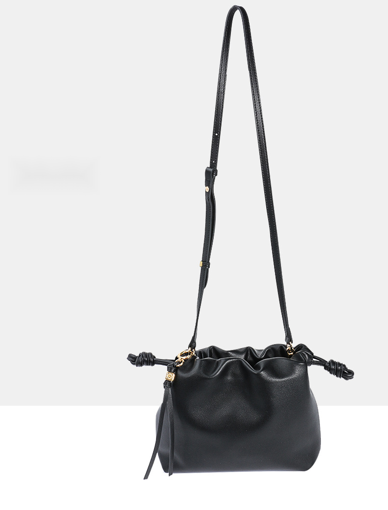 Borsa a secchiello Lucky Water in morbida pelle bovina plissettata 2024 con coulisse, borsa a tracolla monospalla, a mano_voghion.com