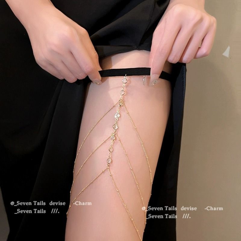 Catena per gamba con tre strati di strass e nappe, nuovi accessori sexy alla moda per l'estate, celebrità versatile di Internet e ragazza piccante_voghion.com