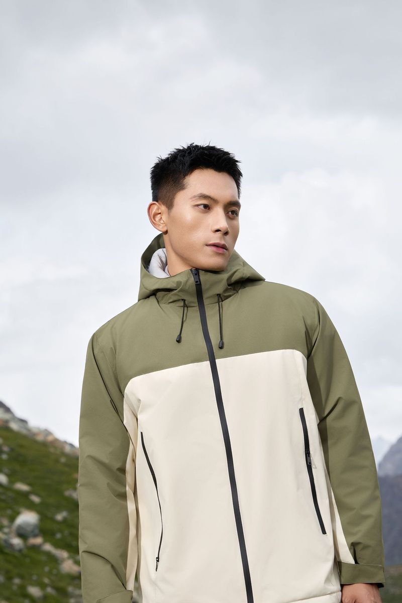 Graphene Thermal Group zakupiła wiatroodporną, wodoodporną, ciepłą, outdoorową kurtkę z nadrukiem, podszytą polarem_voghion.com