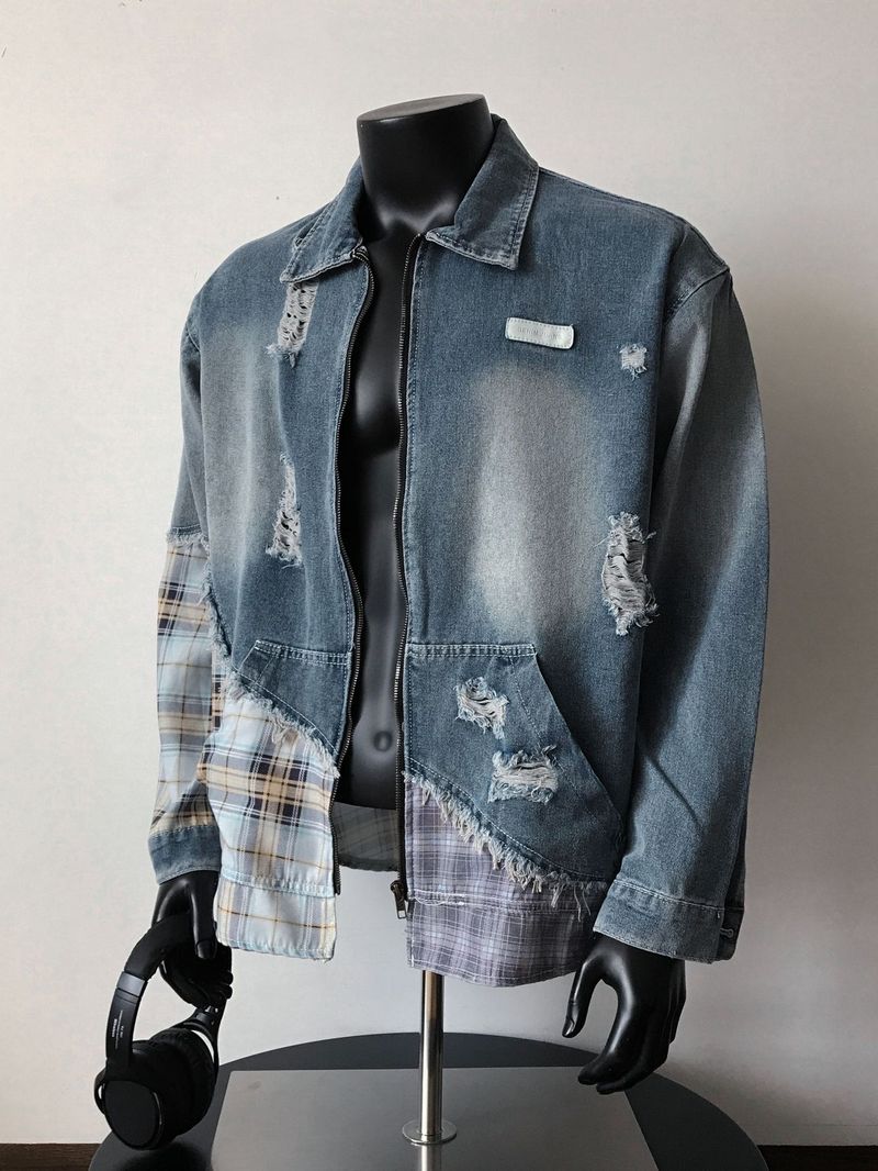 Męska kurtka dżinsowa z przetarciami i patchworkiem – płaszcz w kratę w stylu vintage grunge, krój oversize (M-XXXL, niebieski)_voghion.com