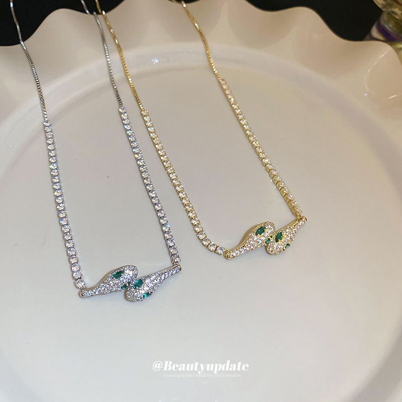 Kald stil diamantbesatt slangehalskjede for kvinner, fasjonabel nisjedesign, kragebenkjede, lett luksus high-end_voghion.com