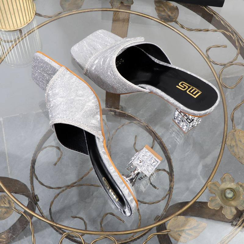 Hochwertige goldene Flip-Flops für den Herbst 2024, neue High Heels mit unregelmäßigem Absatz und offener Spitze, Strass-Glitzer, Außenverschleiß_voghion.com