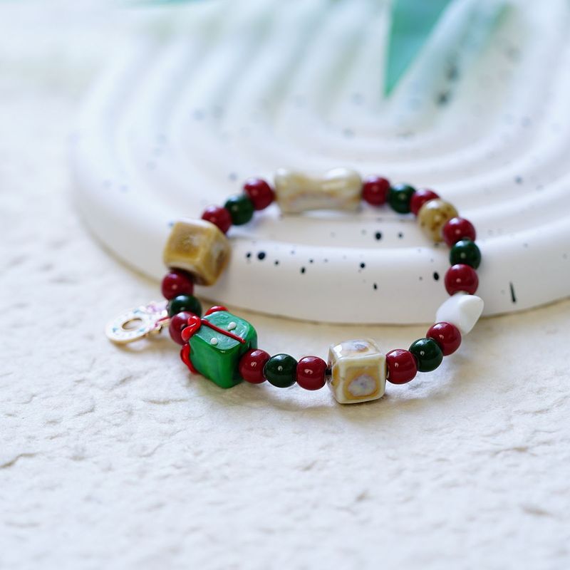 Nouveau bracelet de Noël en céramique très populaire pour femmes, bijoux tendance européens et américains en cristal avec le Père Noël._voghion.com