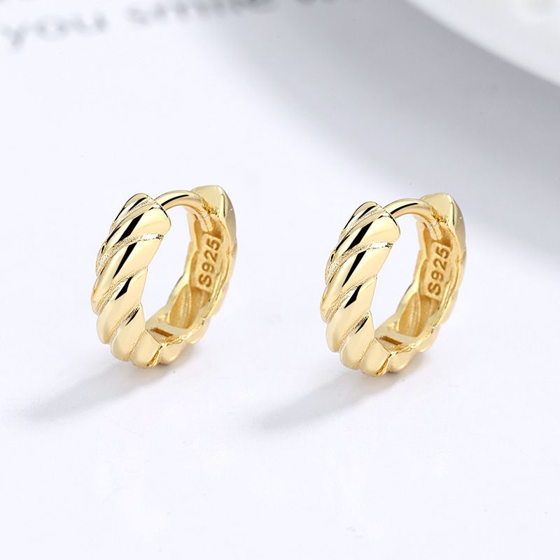 Orecchini a cerchio intrecciati in argento sterling con design minimalista, stile cool, gioielli con clip per orecchini_voghion.com