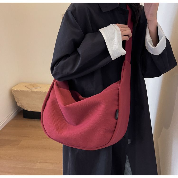 Canvas Japanese Style Large Capacity Dumpling 2023 New Versatile Commuting Casual Lazy Crossbody Bag Single Shoulder_voghion.com