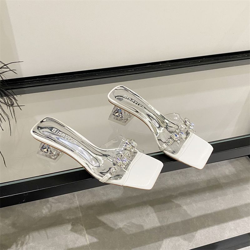 Diamantgefütterte Sanda für Damen mit freiliegenden Zehen, silberne Hausschuhe für modische Kleidung, trendige transparente Kristallhochzeit_voghion.com