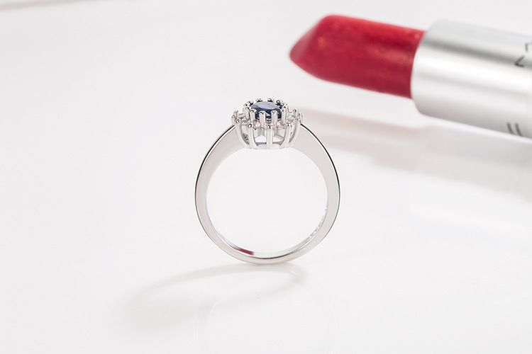 Volldiamant Zirkon Smaragd für Frauen ein High-End-Gefühl mit blauen Kristall Ring Sammlung eingelegt_voghion.com