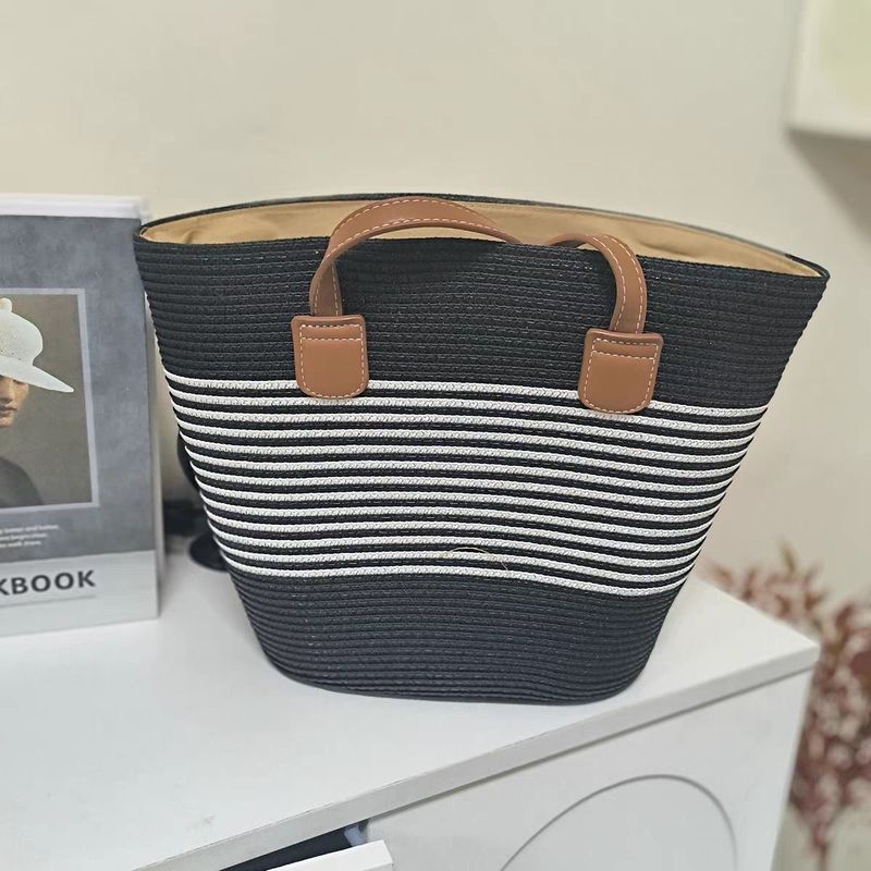 Borsa a tracolla versatile da donna, stile casual estivo, con tracolla a righe nere, stile spiaggia, 2025_voghion.com
