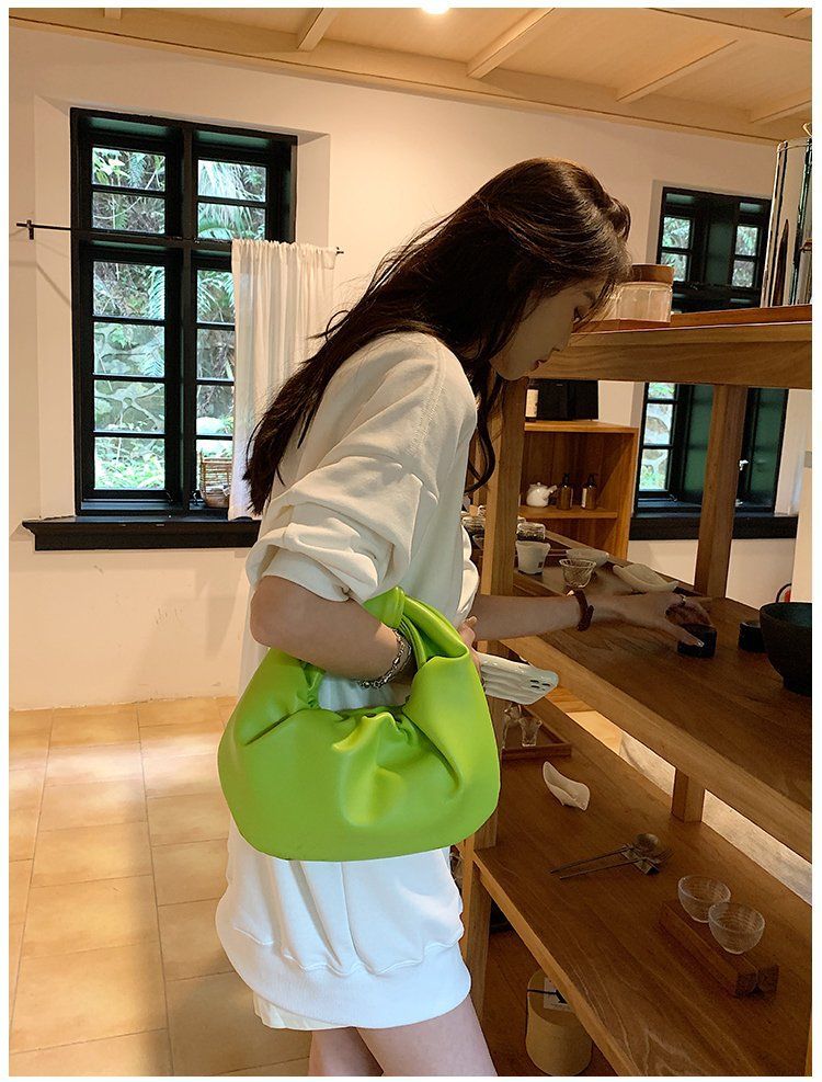 Street Trendy Folded Bag 2024 Handbag Cannot be Shouldered Back Popular Versatile Trendy Women's Bag_voghion.com