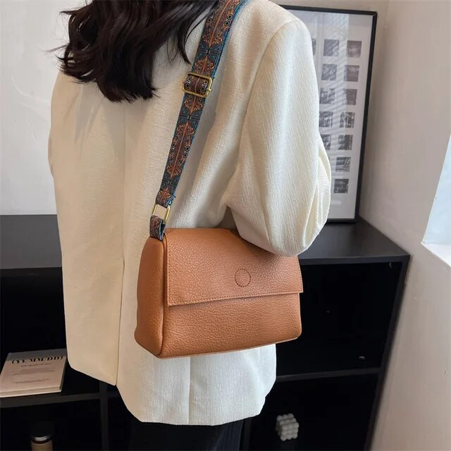 Solide Leder Tote Umhängetasche für Frauen 2023 Neigen Weibliche Einfache Schulter Seite Tasche Qualität Weibliche Handtaschen und Geldbörsen_voghion.com